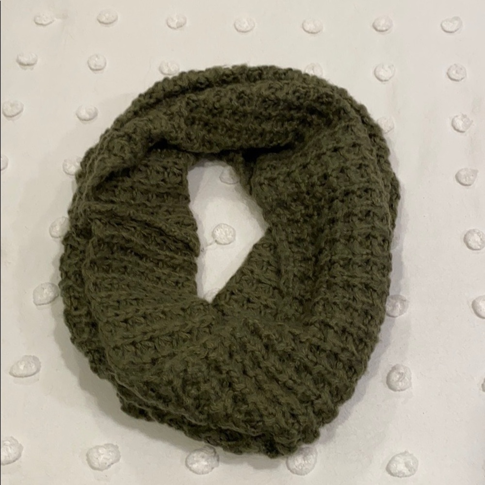 Knit infinity scarf